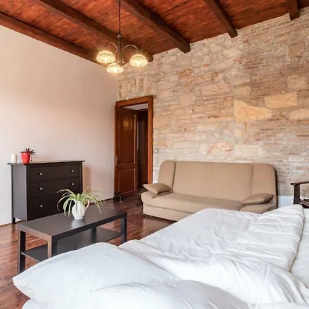 Beautiful Acros Amphitheatre Apartament
